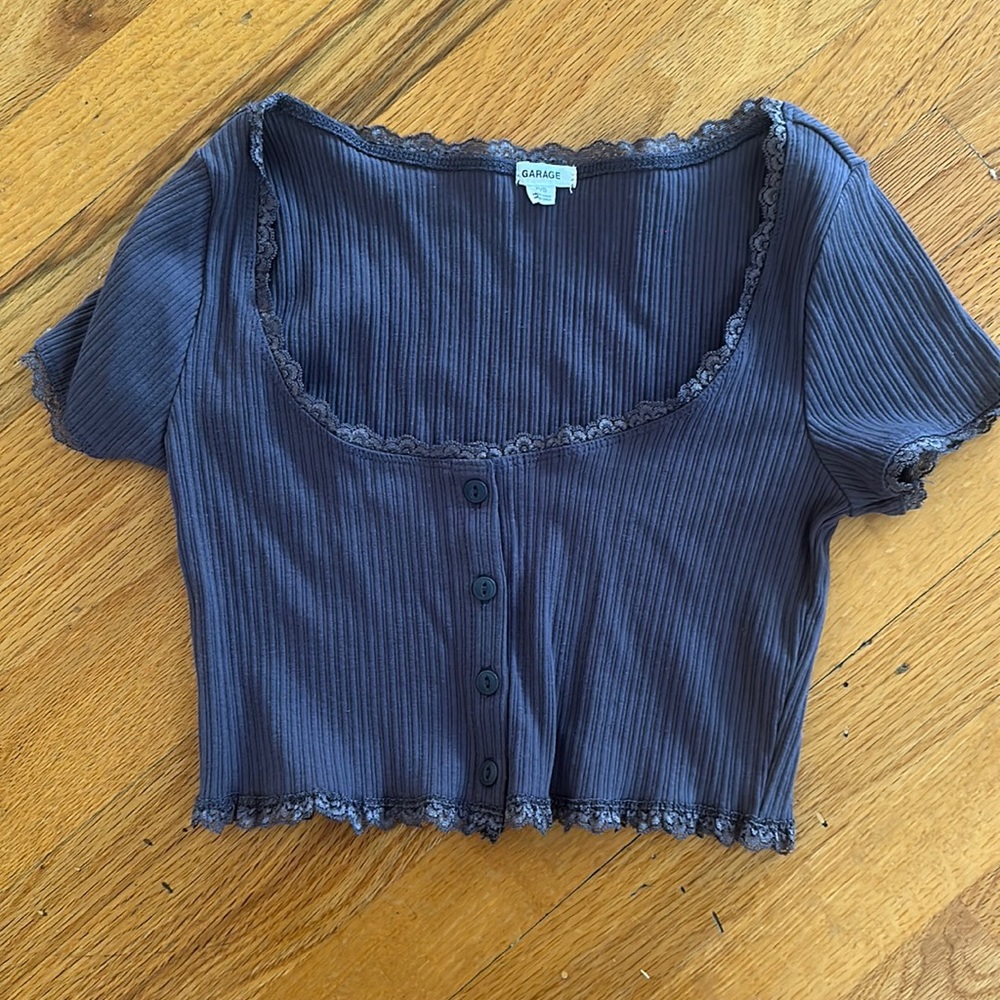 Garage, short sleeve crop top